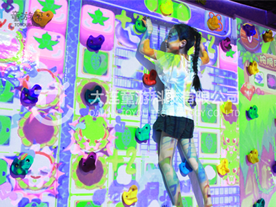 互动投影攀岩 攀岩答人